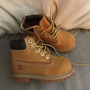 Timberland toddler 6” classic boot size 6